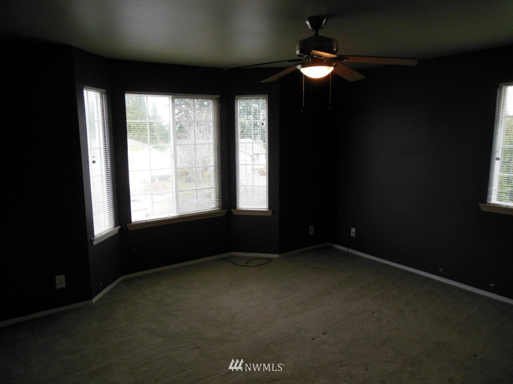 12215 Northeast 169th Street Bothell, WA 98011 - Photo 4 of 7 Gallery Image 4