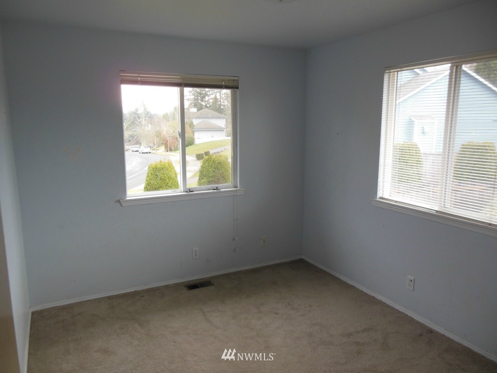 12215 Northeast 169th Street Bothell, WA 98011 - Photo 5 of 7 Gallery Image 5