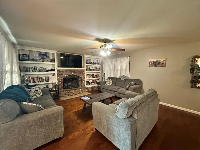 $479,999 | 740 Northwest 1101st Road, Odessa, MO 64076