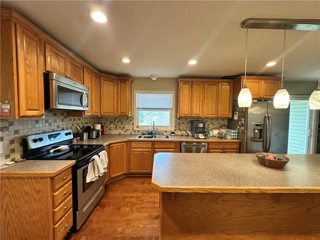 $479,999 | 740 Northwest 1101st Road, Odessa, MO 64076