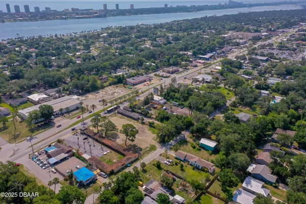 $470,000 | 670 South Yonge Street, Ormond Beach, FL 32174
