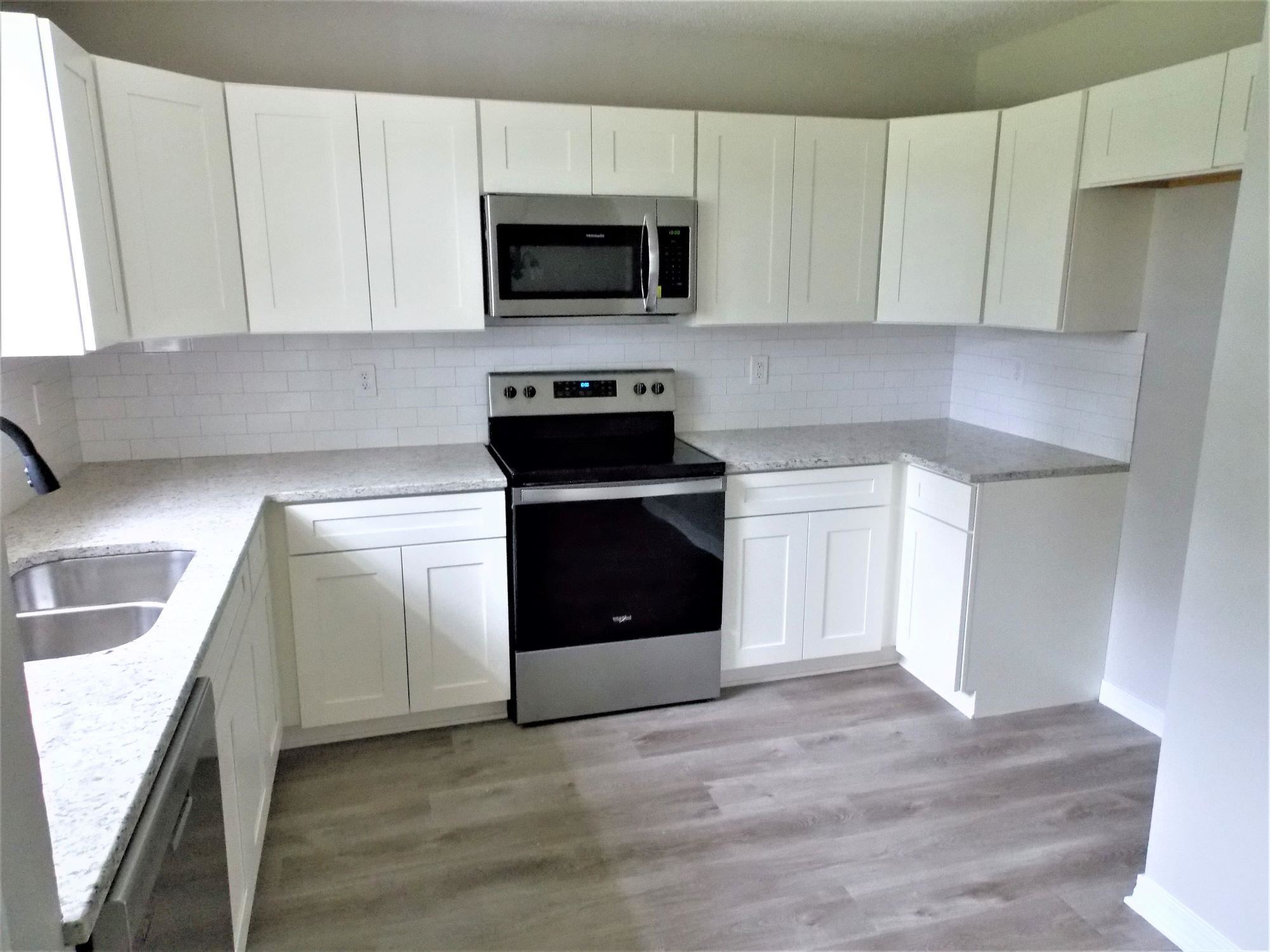 525 Hamilton Boulevard Foley, AL 36535 - Photo 13 of 28 Kitchen