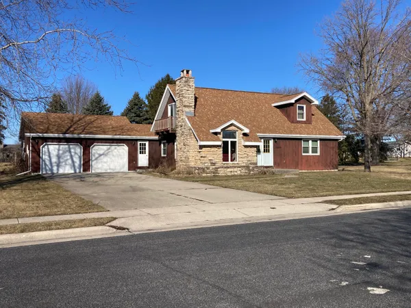 $389,900 | 405 South 5th Street, Cedar Grove, WI 53013