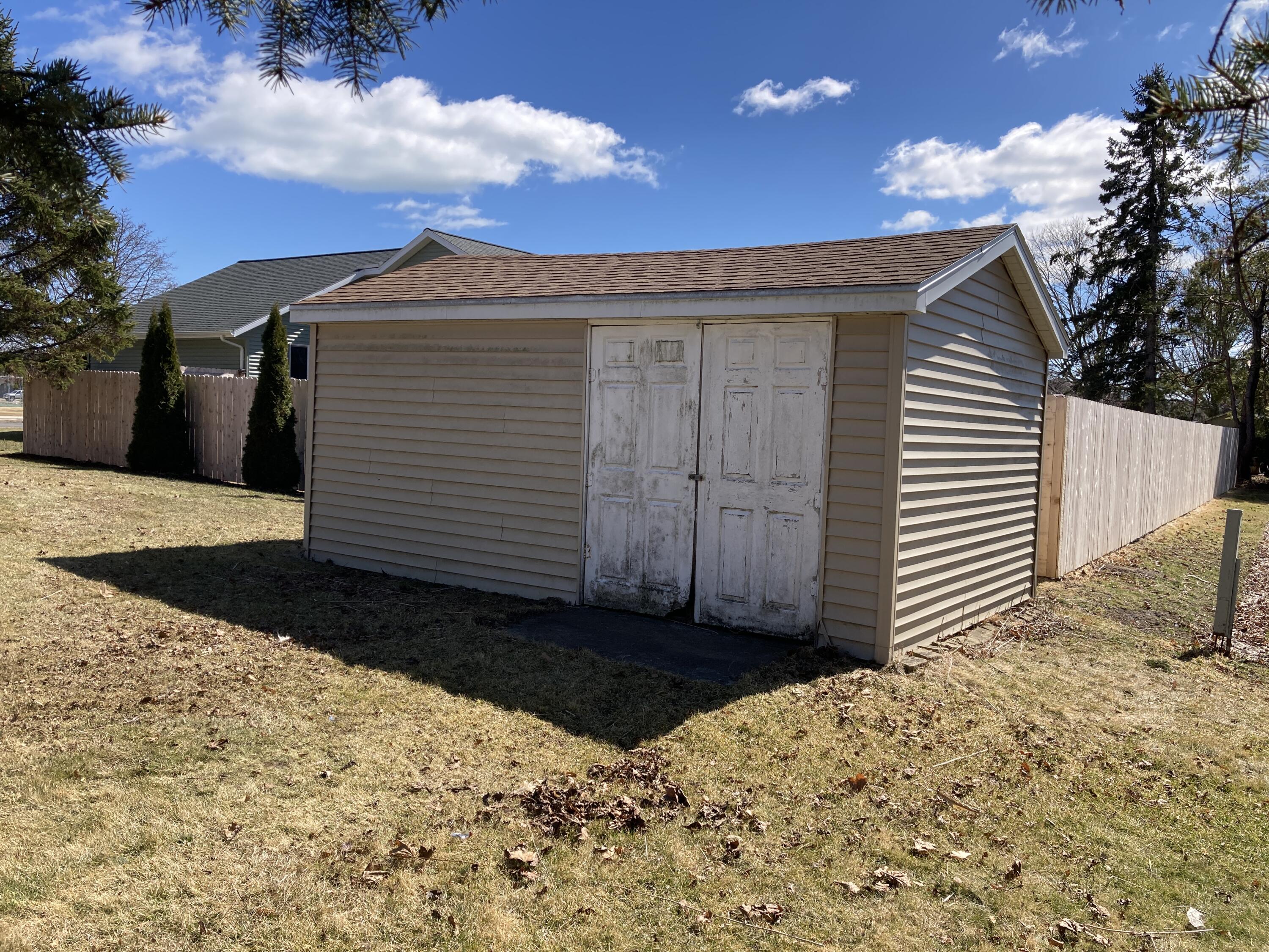 405 South 5th Street Cedar Grove, WI 53013 - Photo 4 of 14 11'x17' Yard Shed