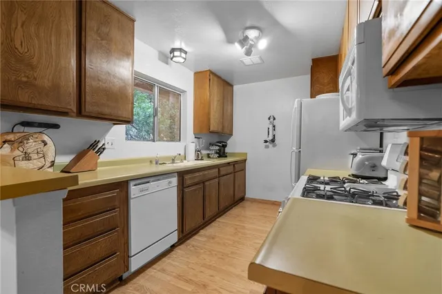 $365,000 | 103 Rockledge Lane, Lake Arrowhead, CA 92352