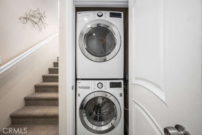 46 Hinterland Way Ladera Ranch, CA 92694 - Photo 35 of 46 a view of entryway with washer and dryer