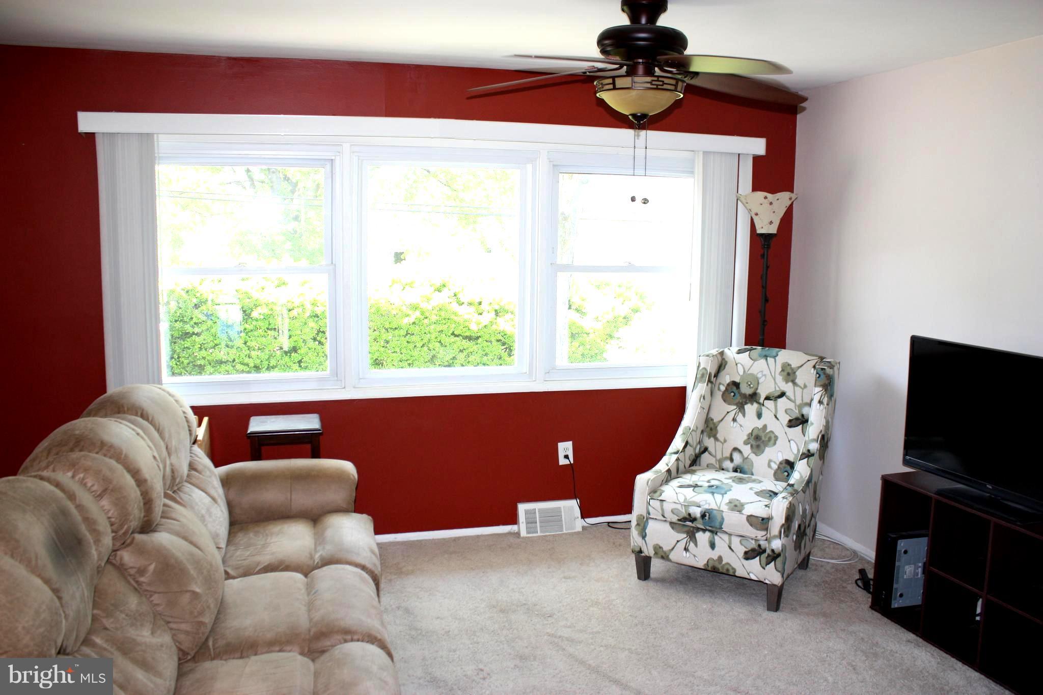 338 Leyton Road Reisterstown, MD 21136 - Photo 2 of 17 Living Room