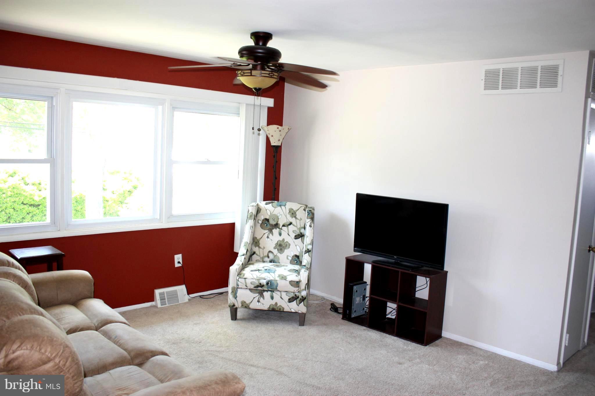 338 Leyton Road Reisterstown, MD 21136 - Photo 6 of 17 Living Room