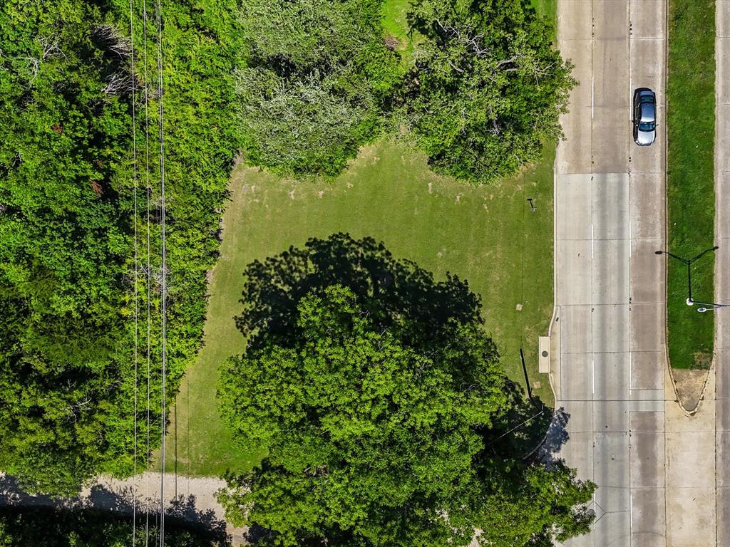 2901 Simpson Stuart Road Dallas, TX 75241 - Photo 11 of 14 an aerial view of a residential houses with outdoor space and trees