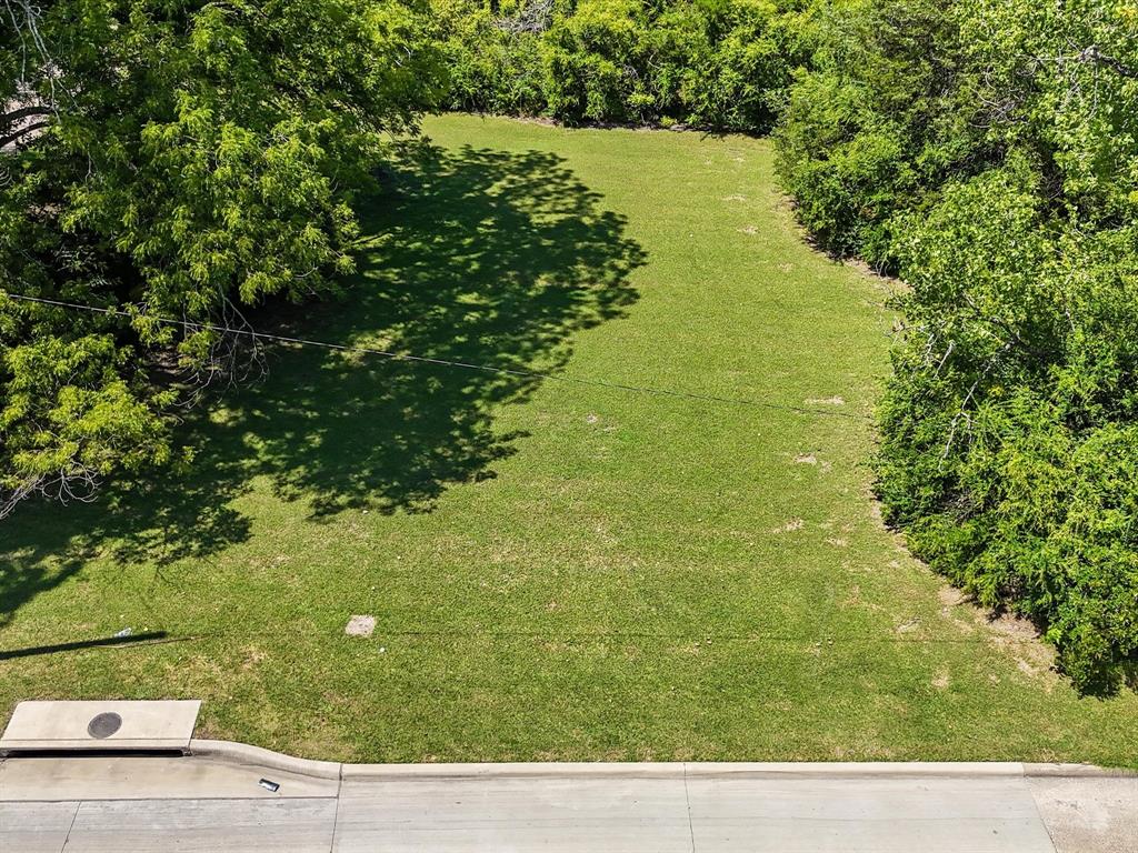2901 Simpson Stuart Road Dallas, TX 75241 - Photo 9 of 14 a backyard of a house with lots of green space