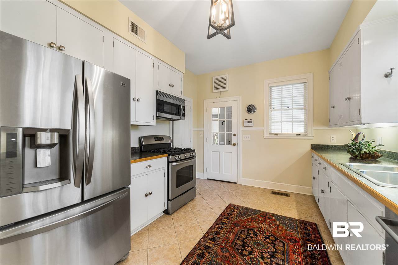1912 Dauphin Street Mobile, AL 36606 - Photo 17 of 40
