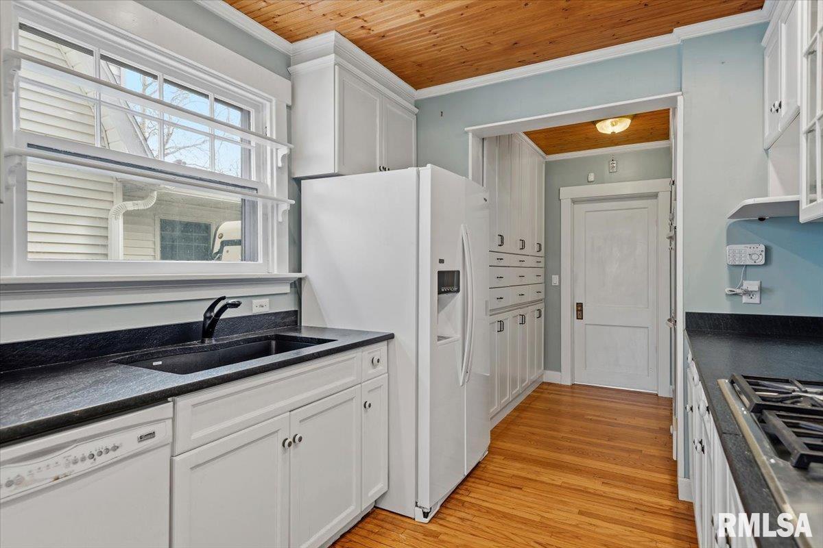 1740 South Lowell Avenue Springfield, IL 62704 - Photo 11 of 32