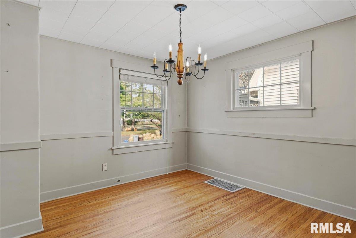 1740 South Lowell Avenue Springfield, IL 62704 - Photo 7 of 32