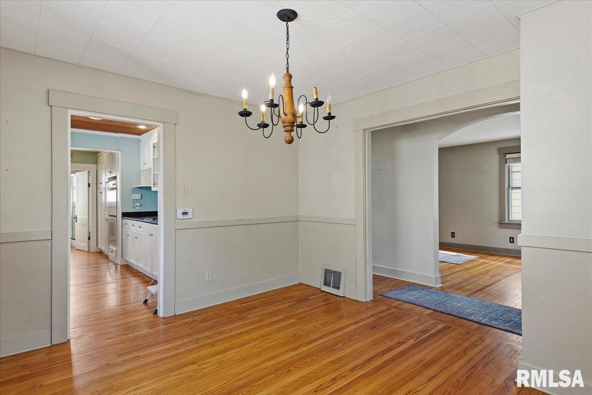 1740 South Lowell Avenue Springfield, IL 62704 - Photo 9 of 32