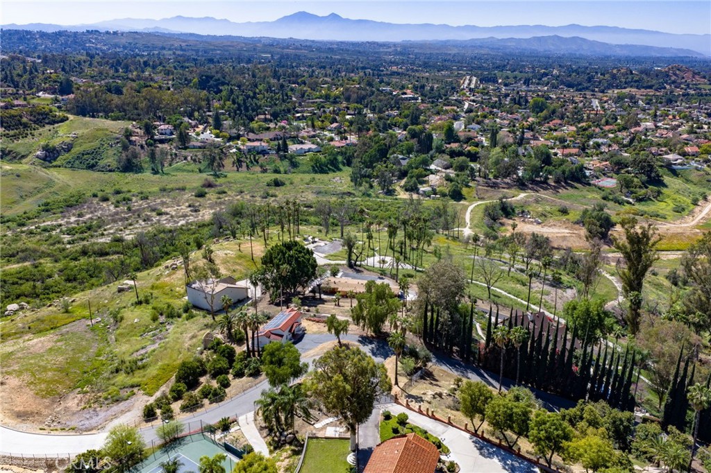 6480 Hawarden Drive Riverside, CA 92506 - Photo 16 of 32