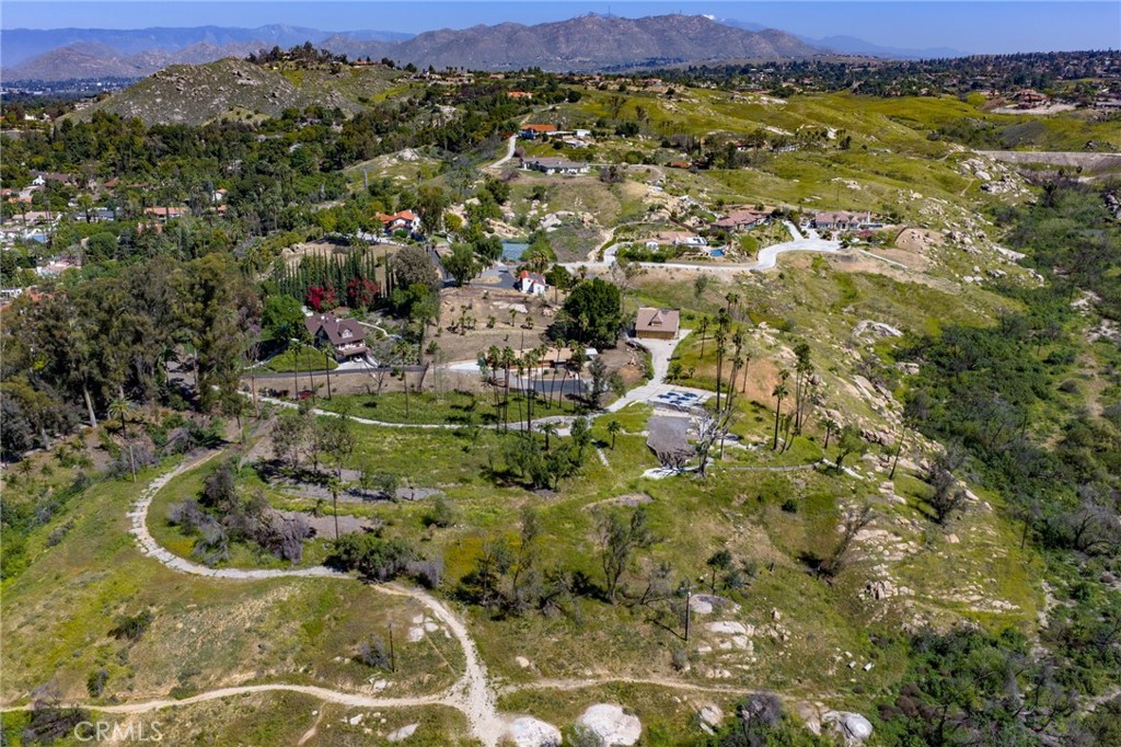 6480 Hawarden Drive Riverside, CA 92506 - Photo 3 of 32