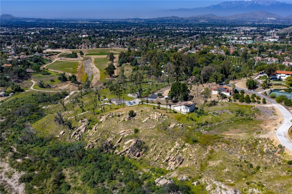 6480 Hawarden Drive Riverside, CA 92506 - Photo 5 of 32