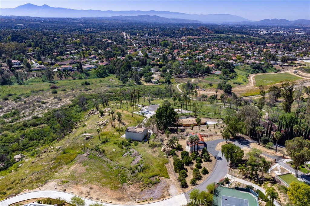 6480 Hawarden Drive Riverside, CA 92506 - Photo 7 of 32