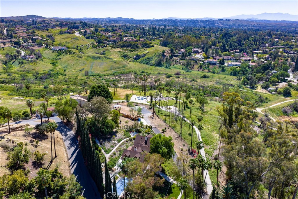 6480 Hawarden Drive Riverside, CA 92506 - Photo 9 of 32