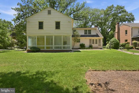 $1,095,000 | 11825 Goya Drive, Potomac, MD 20854