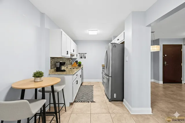 $190,000 | 1275 East Baldwin Lane, Unit 601, Palatine, IL 60074