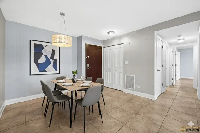 $190,000 | 1275 East Baldwin Lane, Unit 601, Palatine, IL 60074