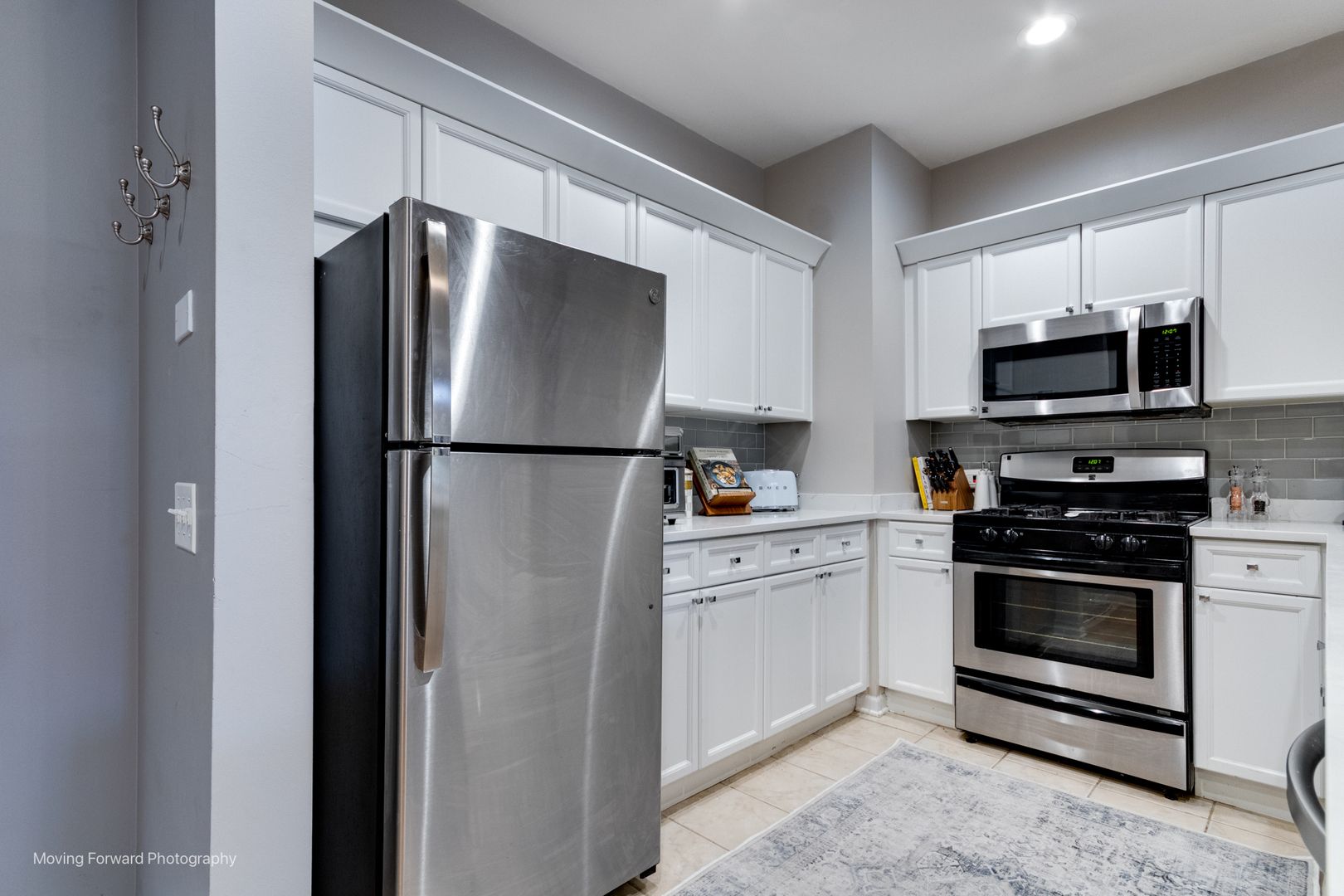 247 West Scott Street, Unit 202 Chicago, IL 60610 - Photo 4 of 16