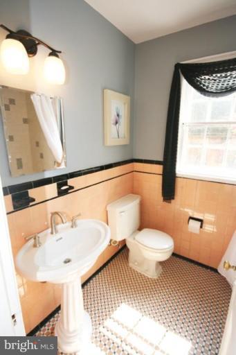 8907 Bradford Road Silver Spring, MD 20901 - Photo 11 of 30 Bath #1