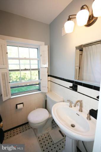8907 Bradford Road Silver Spring, MD 20901 - Photo 17 of 30 Bath #2