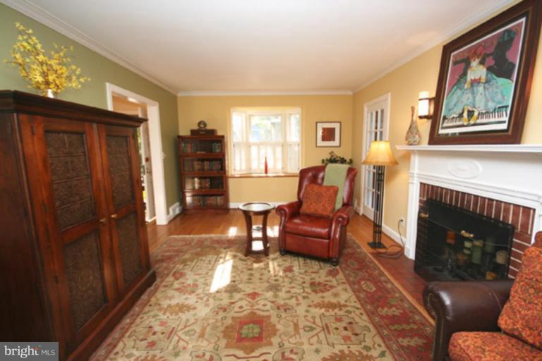 8907 Bradford Road Silver Spring, MD 20901 - Photo 6 of 30 Living Room #3