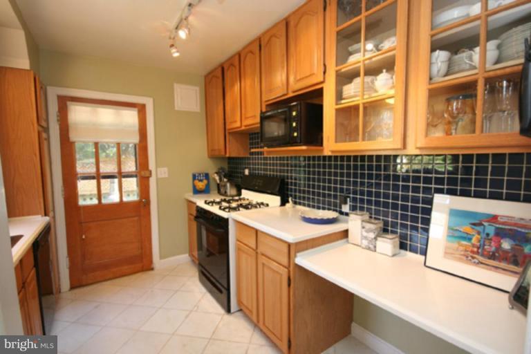 8907 Bradford Road Silver Spring, MD 20901 - Photo 9 of 30 Kitchen