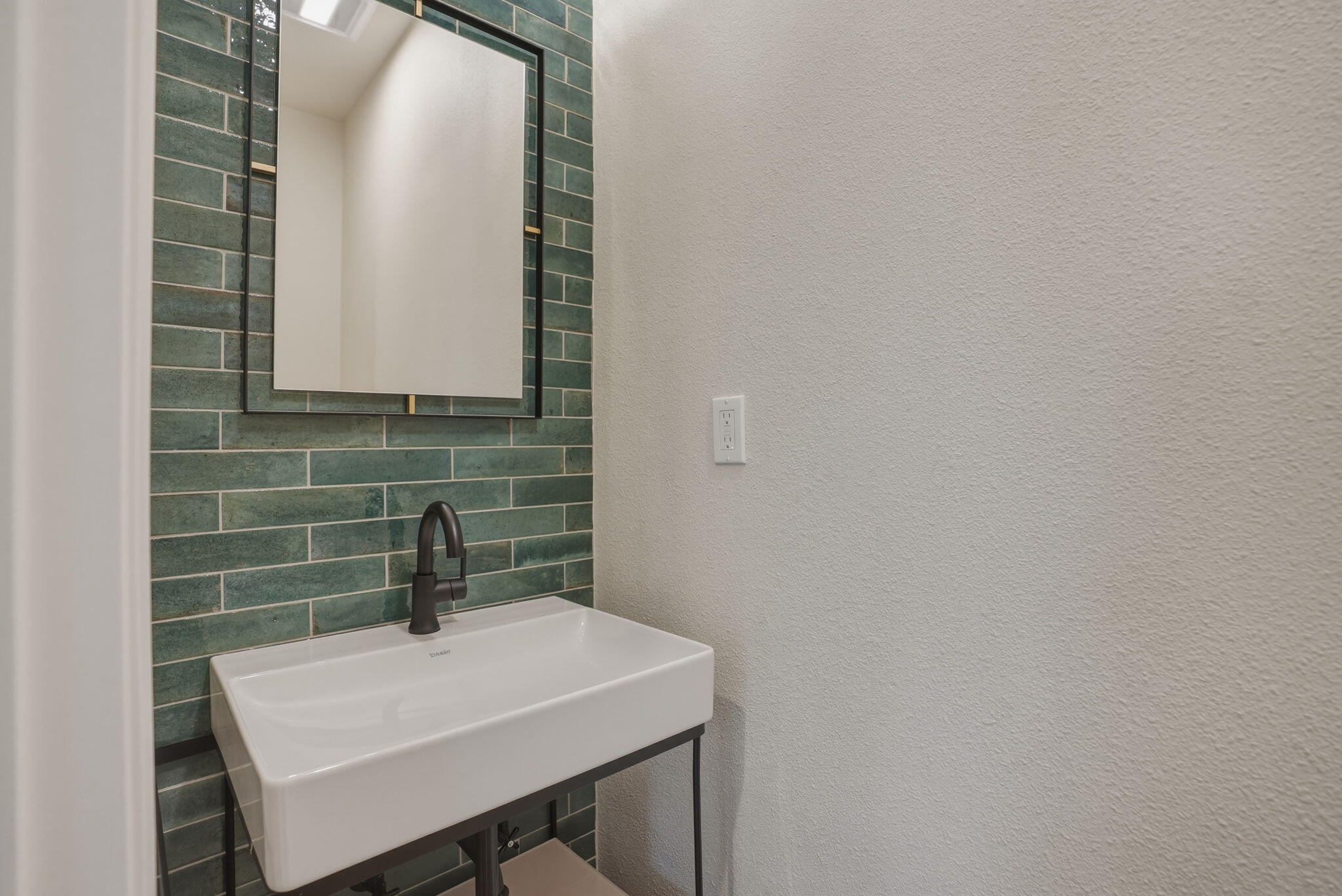 61807 Fall Creek Loop Bend, OR 97702 - Photo 19 of 39 47-web-or-mls-Riley_Visuals_047