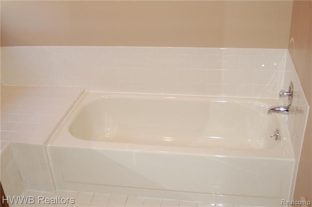 564 Sunlight Drive Rochester Hills, MI 48309 - Photo 36 of 47