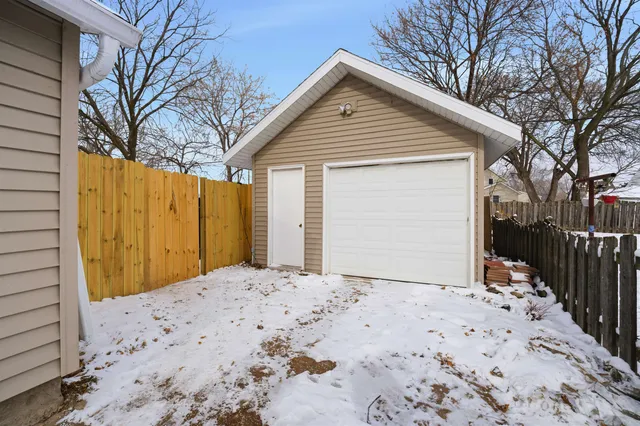 $209,900 | 724 2nd Street, Menasha, WI 54952