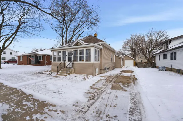 $209,900 | 724 2nd Street, Menasha, WI 54952