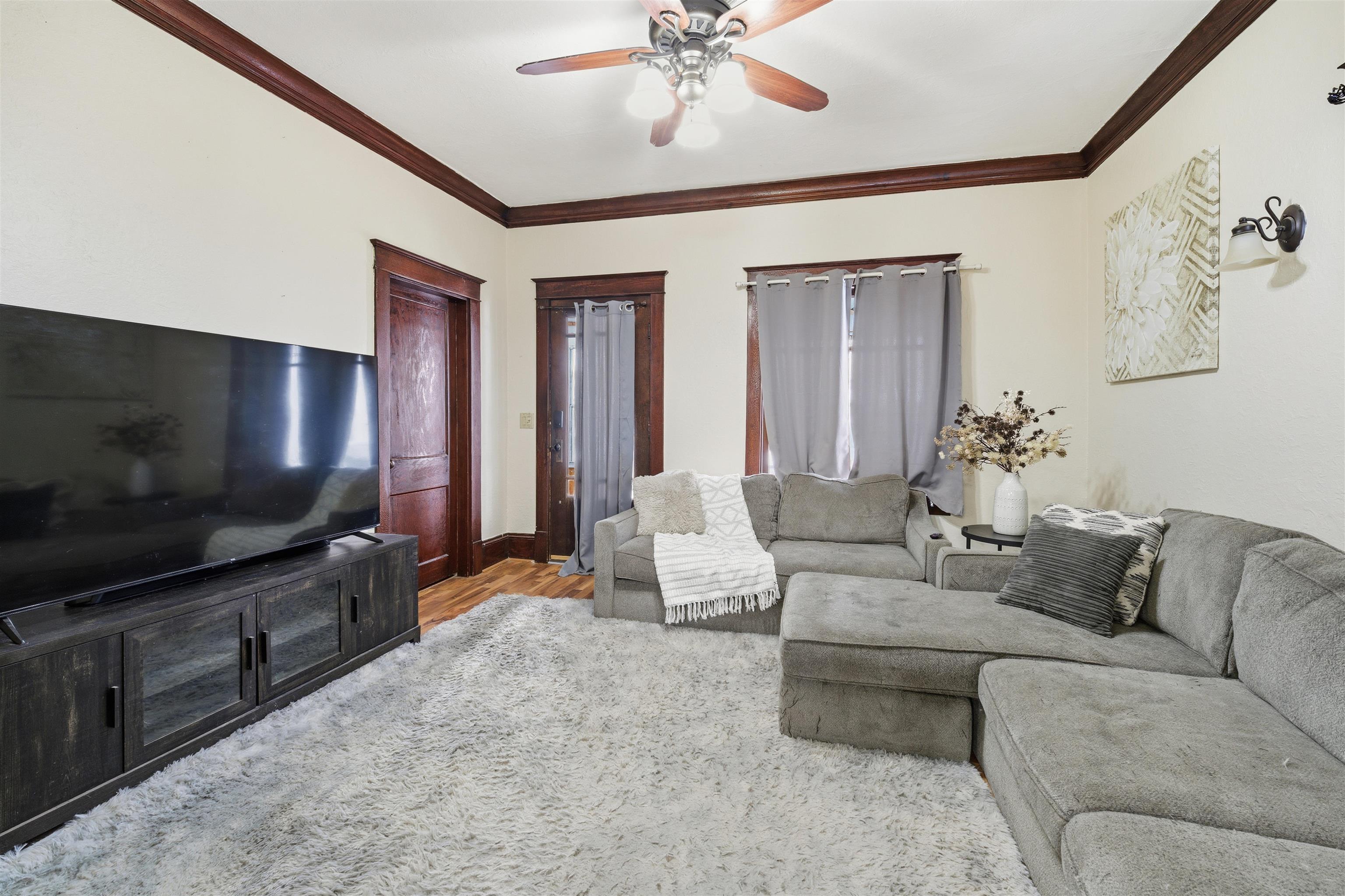 724 2nd Street Menasha, WI 54952 - Photo 4 of 28