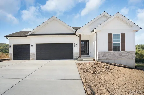 $355,000 | 2305 Pellin's Court, Unit 169 STB, Washington, MO 63090