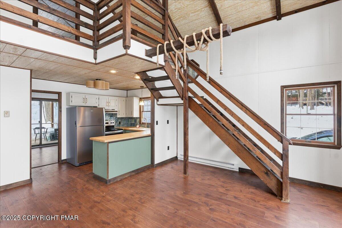 13 Sheffick Road Gouldsboro, PA 18424 - Photo 7 of 38 a view of entryway and kitchen