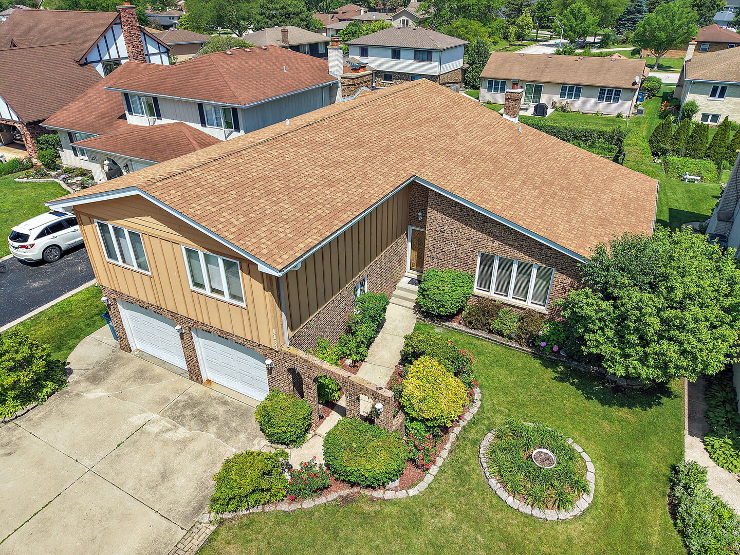 1133 Thatcher Lane Addison, IL 60101 - Photo 2 of 36