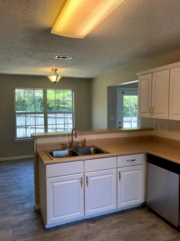 $2,200 | 1085 Forest Lake Terrace, Niceville, FL 32578