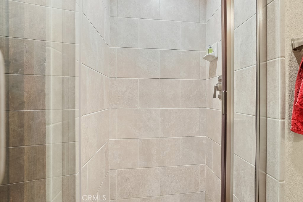89 Lavender Lake Forest, CA 92630 - Photo 21 of 45 a bathroom with a shower