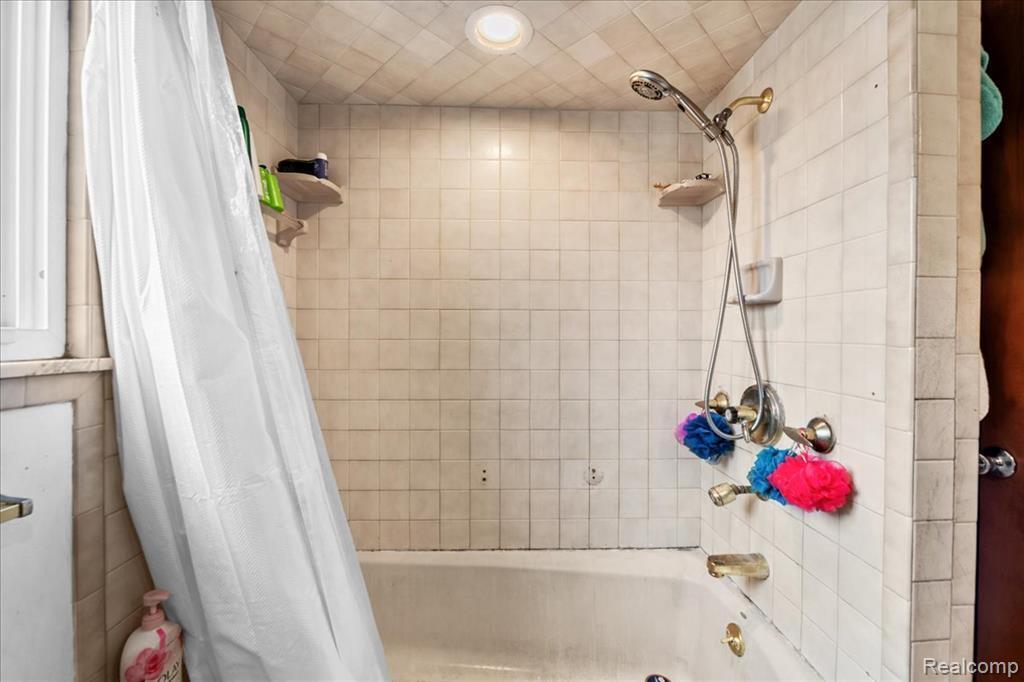 6716 Rosedale Boulevard Allen Park, MI 48101 - Photo 23 of 31 GetMedia-11