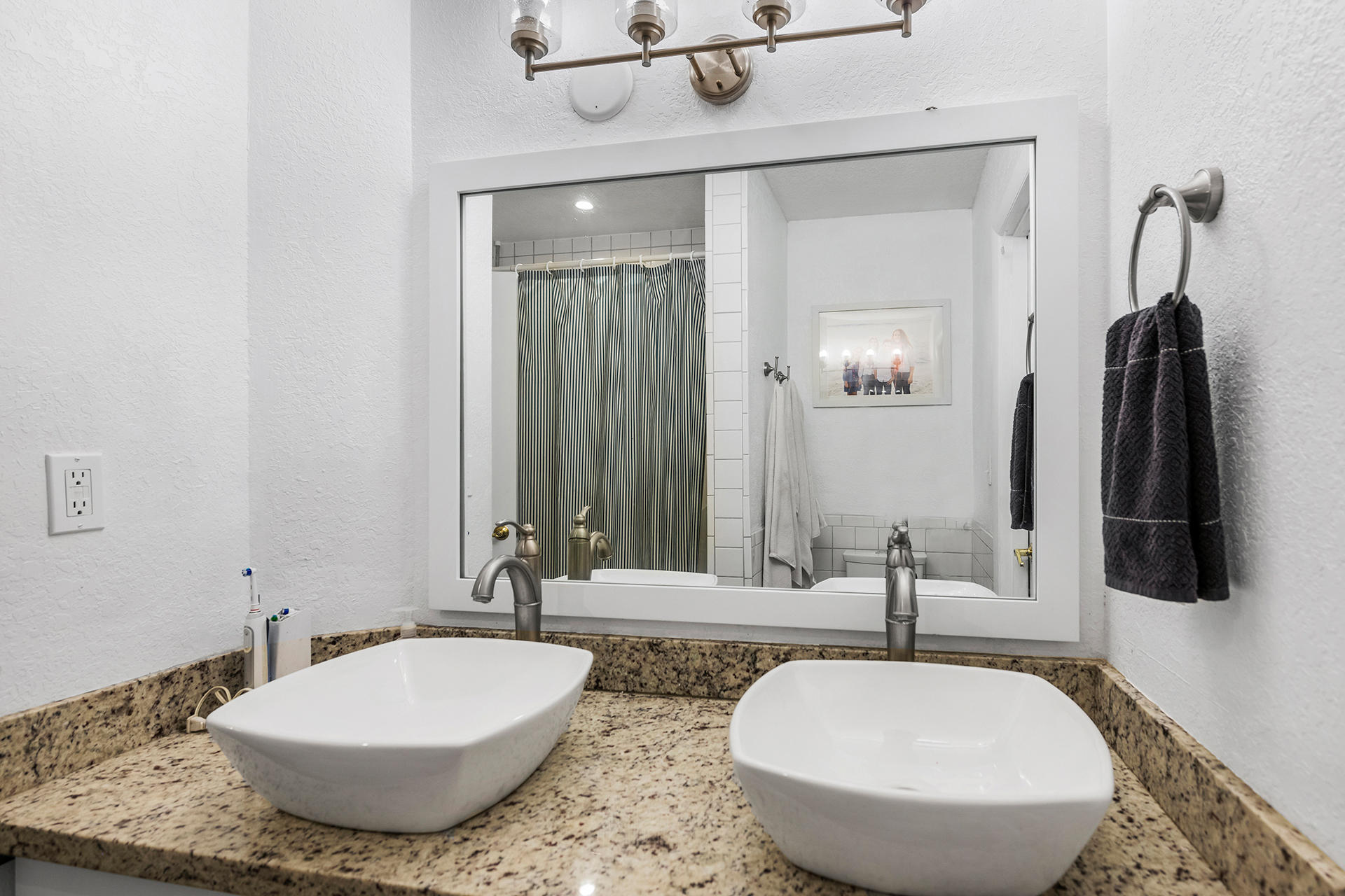 1498 West Royal Palm Road Boca Raton, FL 33486 - Photo 20 of 25 Secondary bath