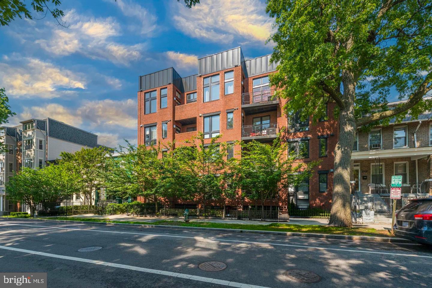 245 15th Street Southeast, Unit 403 Washington, DC 20003 - Photo 2 of 24 Amazing Brick Facade