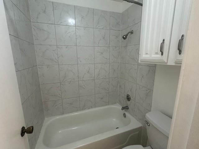5626 Preston Oaks Road, Unit 5D Dallas, TX 75254 - Photo 11 of 29 a bathroom with a bathtub