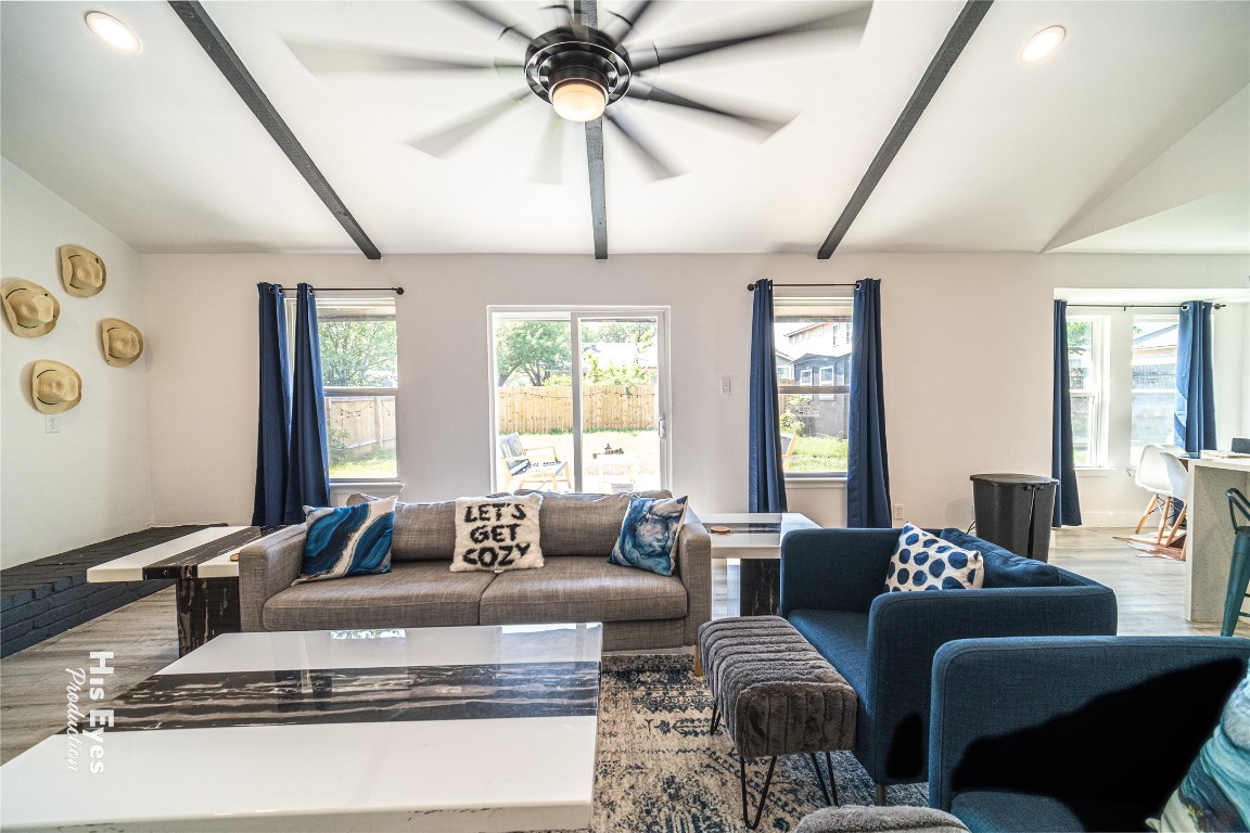7500 Rio Pass Austin, TX 78724 - Photo 28 of 38 a living room with furniture and a large window