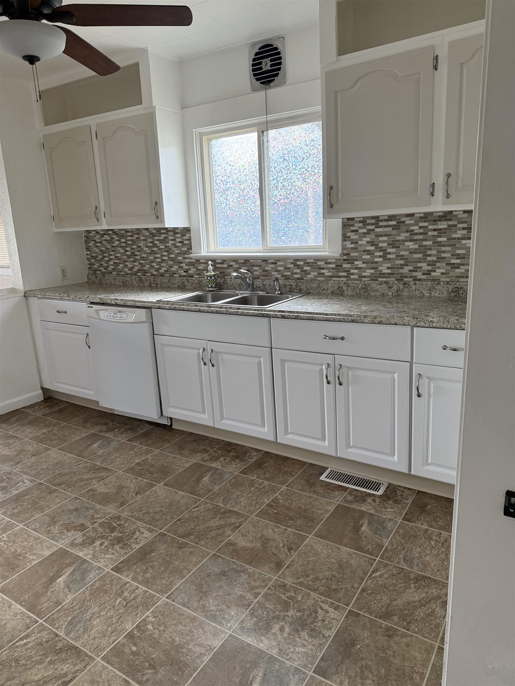 2618 North Martin Street Spokane, WA 99207 - Photo 6 of 21