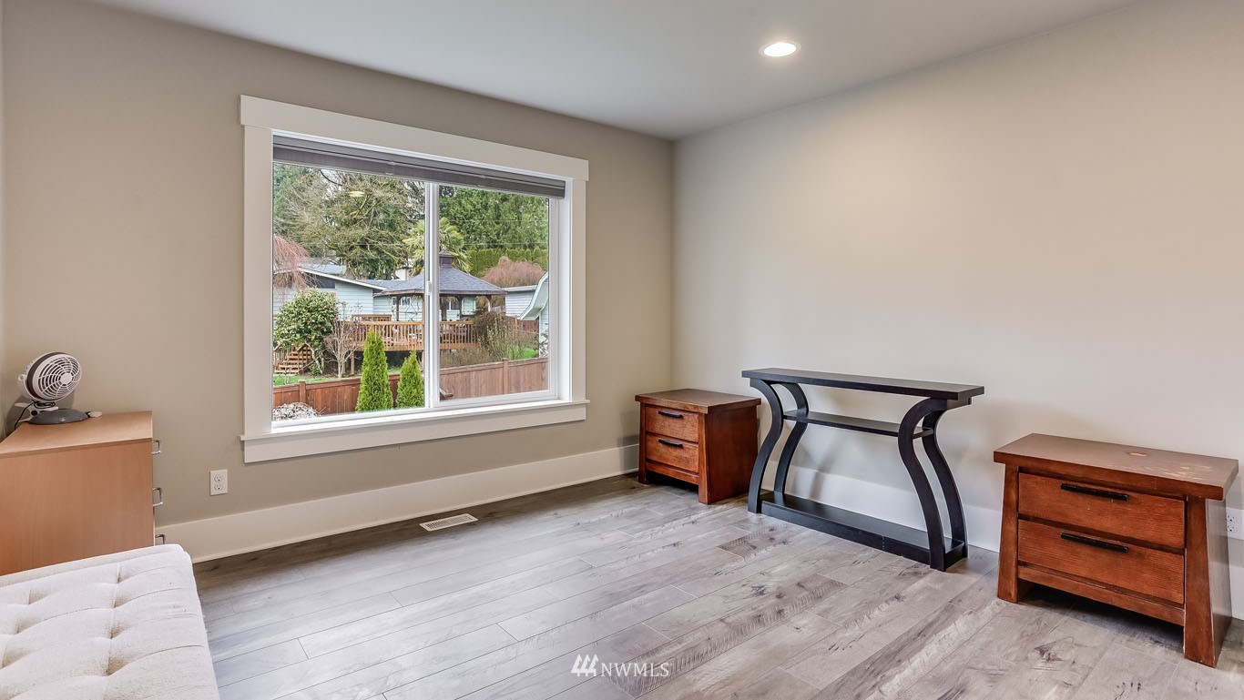 6522 Southeast 6th Street Renton, WA 98059 - Photo 12 of 30