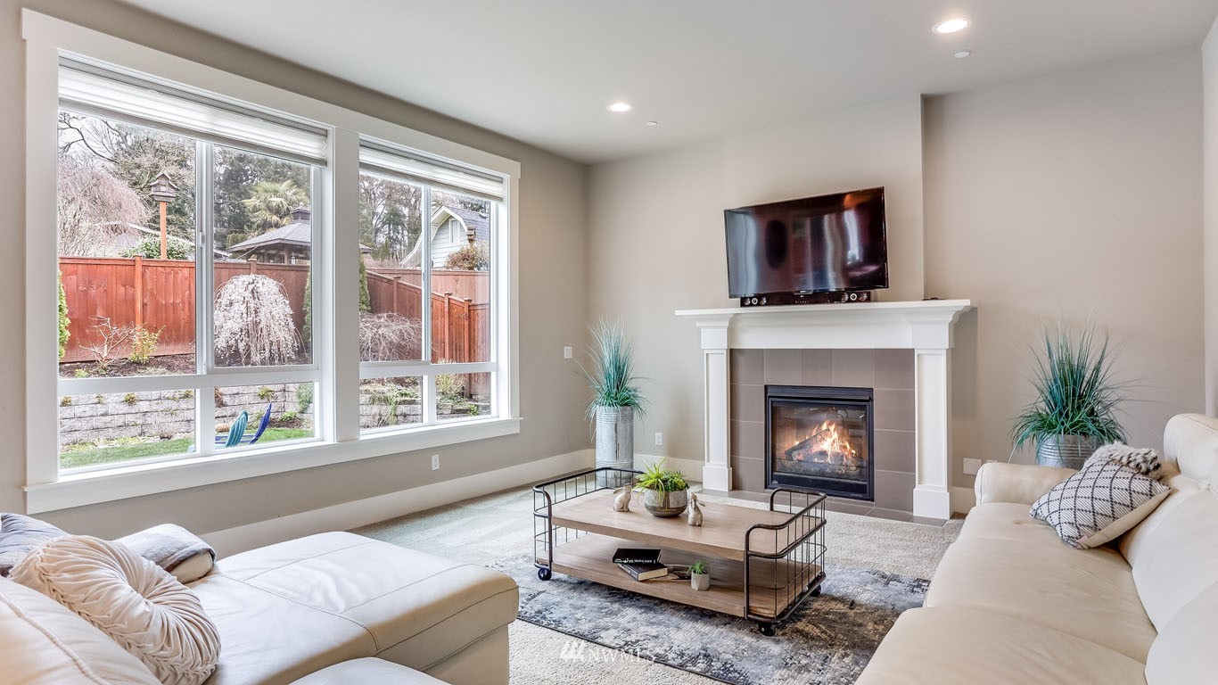 6522 Southeast 6th Street Renton, WA 98059 - Photo 5 of 30