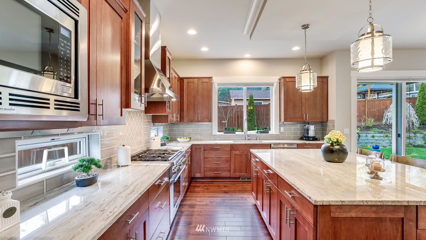 6522 Southeast 6th Street Renton, WA 98059 - Photo 8 of 30